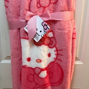 NWT HELLO KITTY PINK BOW FAUX RABBIT FUR THROW BLANKET